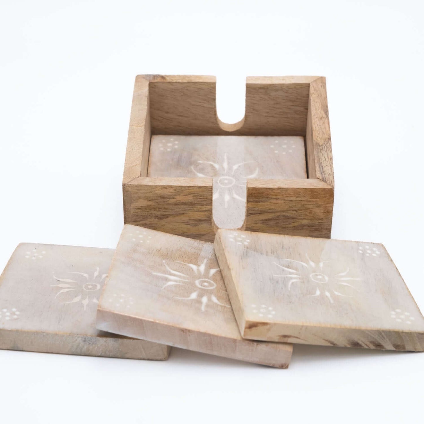 Untersetzer Set für 4 Gläser aus Mangoholz mit Motiv viereckig weiß