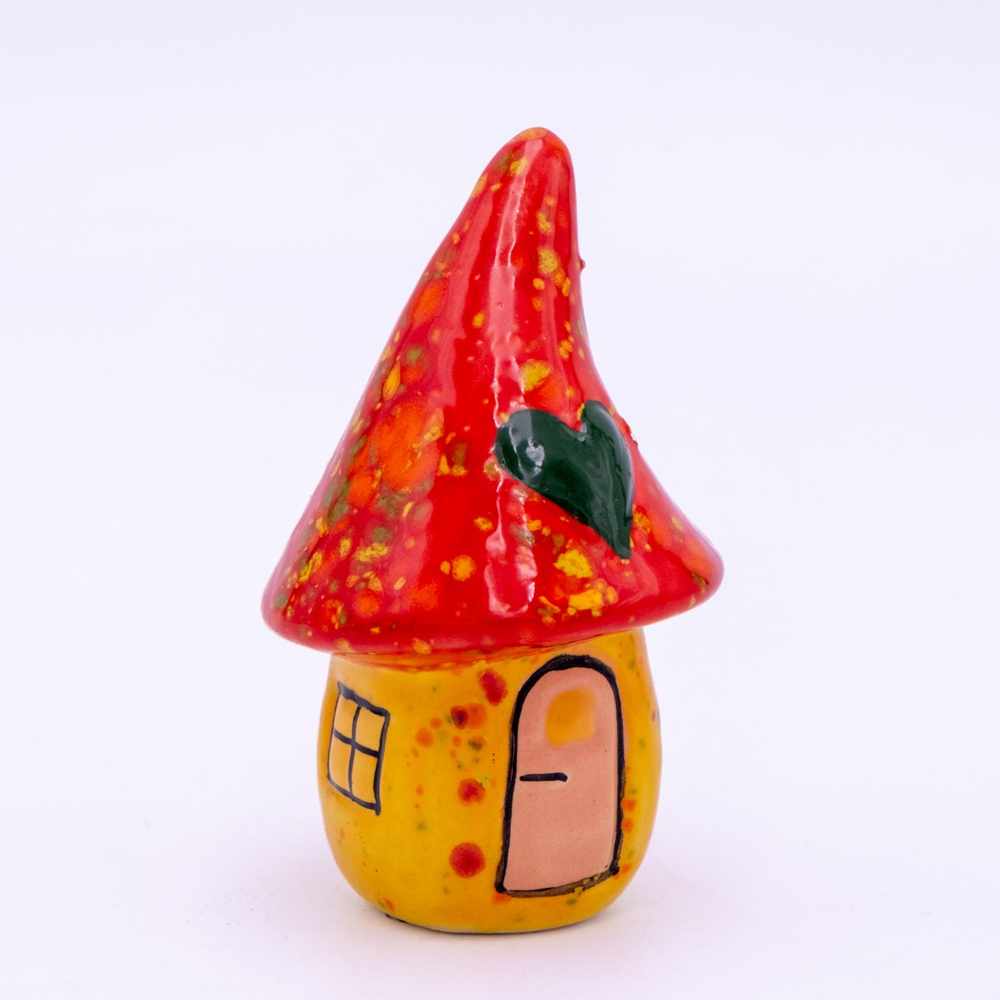 Wichtel Haus Keramik mit Herz Gelb-Rot – 10 cm