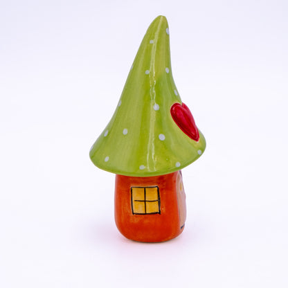 Wichtel Haus Keramik mit Herz Orange-Grün – 14 cm
